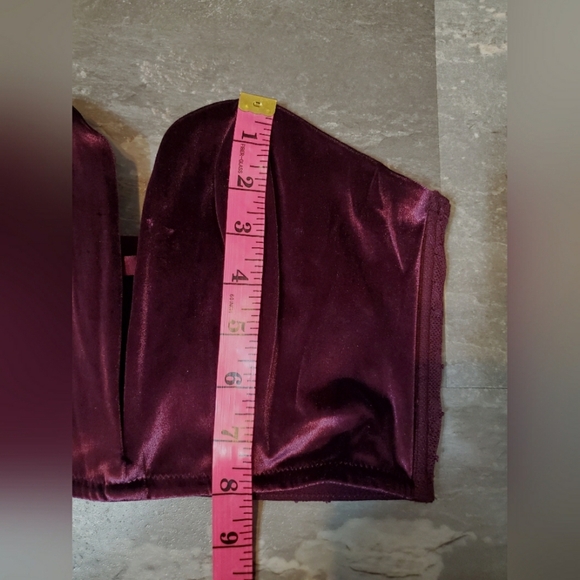 NWT Victoria's Secret deep v-neck velvet corset. Bustier. Strapless. Lace. M. - Picture 9 of 10